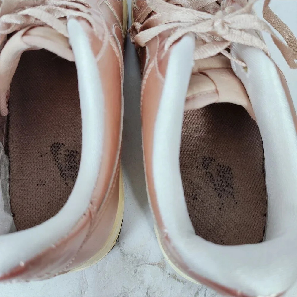 Nike Girls' Air Force 1 SE GS Metallic Rose Gold Sneakers Tennis Shoes, 7Y